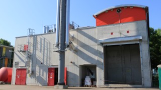 BHKW in Freiburg-Vauban wird mit Holz betrieben