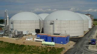 Außenansicht von der Biogasanlage Bremgarten im Gewerbepark Breisgau