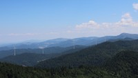 Fotomontage des Windparks Sirnitz mit Blick vom Aussichtsturm auf dem Blauen